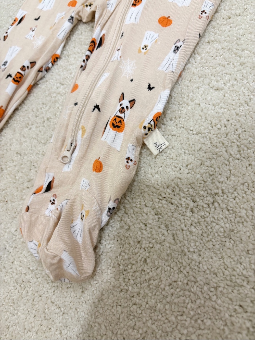 NWT Milkberry Halloween Pumpkin & Dog Print Bamboo Footie 6-9 Months - Picture 3 of 6
